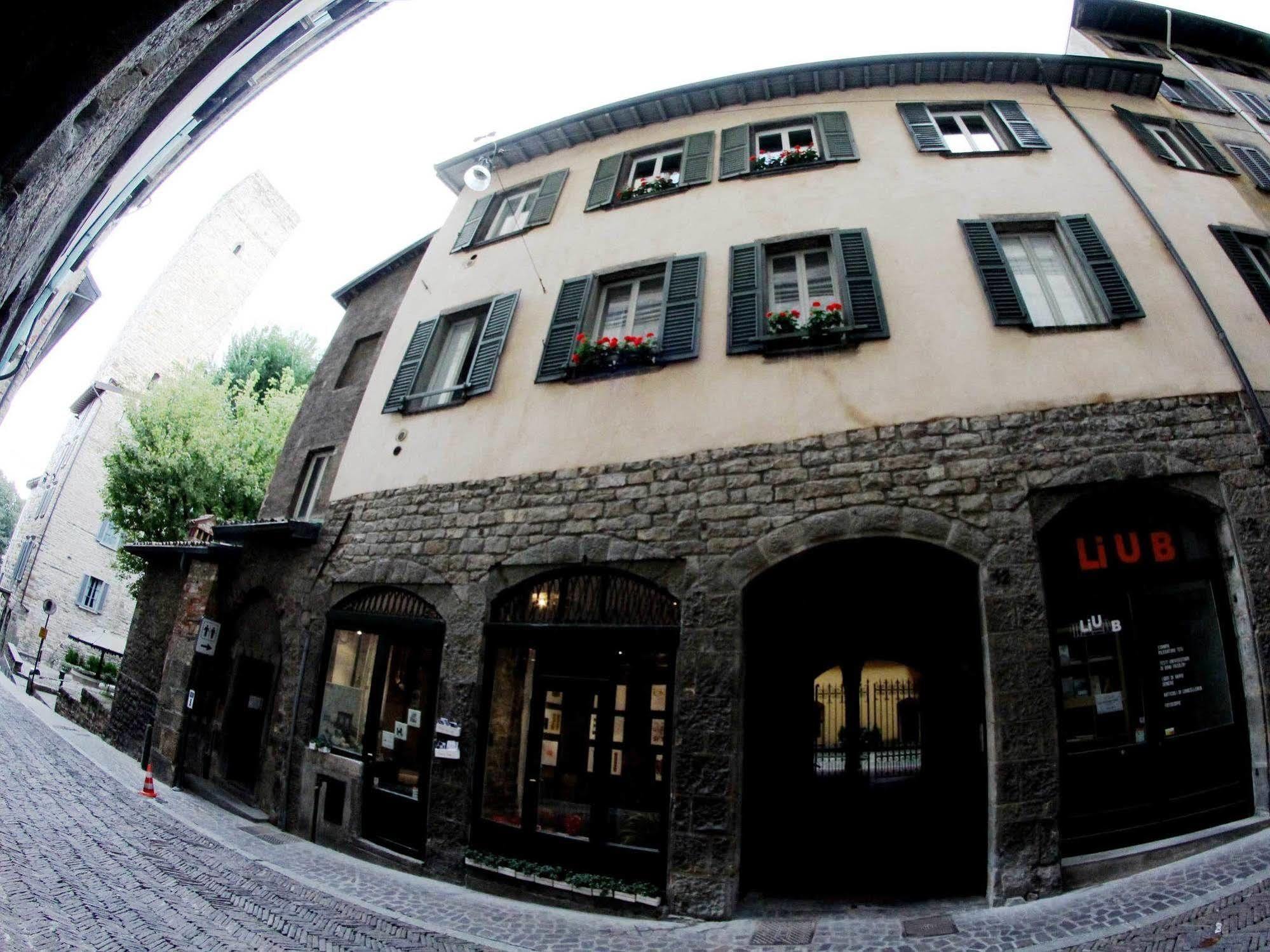 Casa Mario Lupo - And Leilighet Bergamo